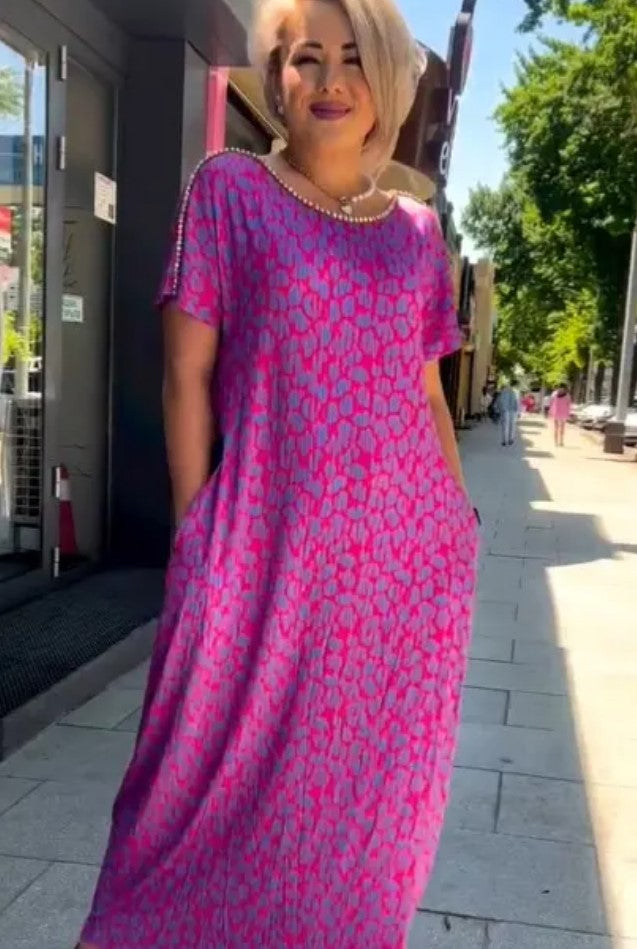 Módní šaty s potiskem pro větší velikosti