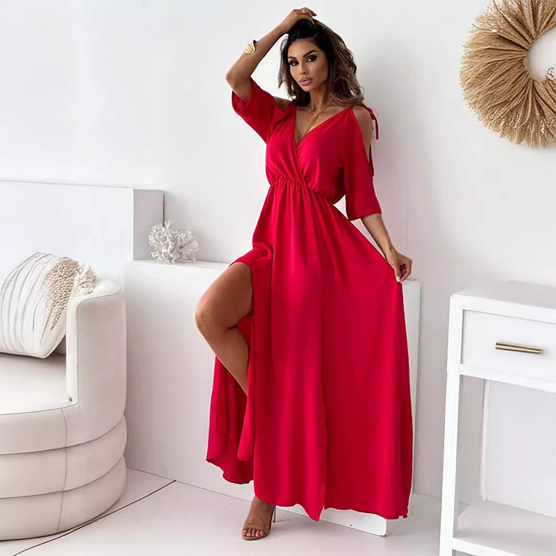 Elegantní, sexy šaty s výstřihem do V a bočním rozparkem pro ženy