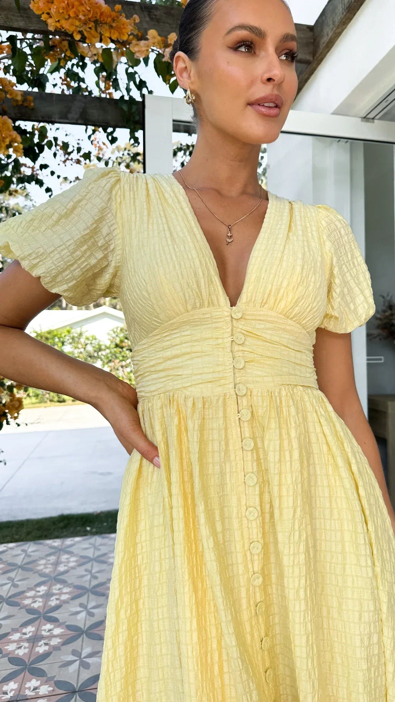 Solid color V-neck long puff sleeve dress